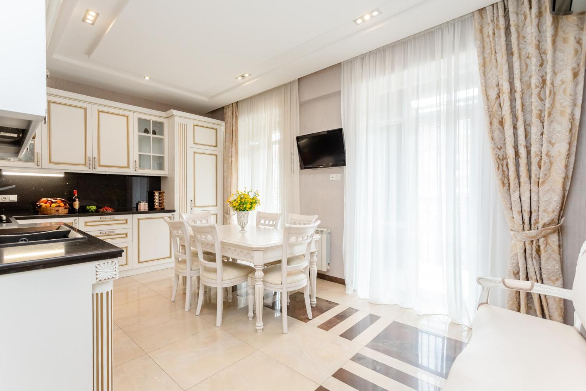 3Bd-2Bth Apartment In Tbilisi City Center Esterno foto